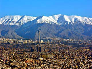 وبلاگ‌نویس فرانسوی: تهران شهری عجیب با دورنمایی از کوه‌های سفید و خیابان‌های مشجر است
