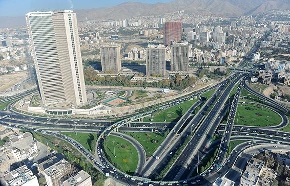 گسل جدید تهران در بین بزرگراه‌های همت و حکیم                                                                                                                                                                                                                                                                