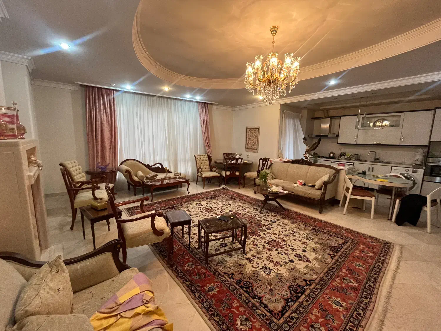 118 متر/سه خواب/تک واحدی/فول امکانات/ سعادت آباد