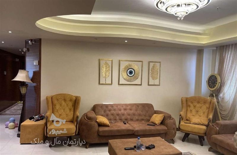 اجاره آپارتمان 300 متر در چهارباغ بالا