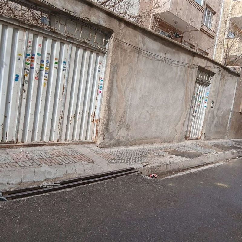 حیاط دربستی