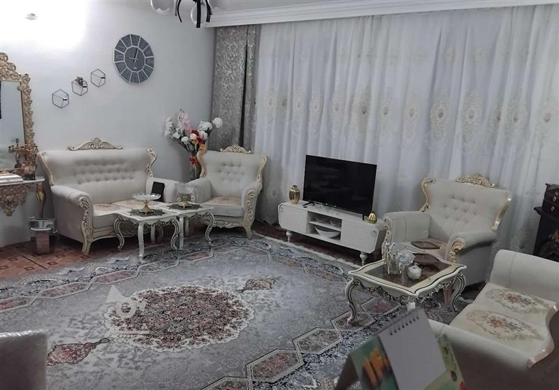 آپارتمان دو خواب .... پارکینگ دار ... طبقه دوم روی پارکینگ..