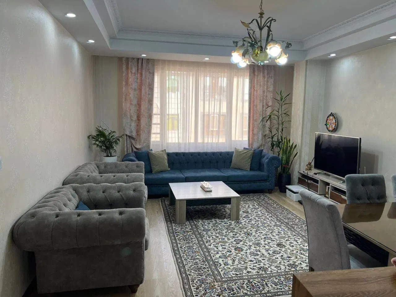81 متر / 2 خواب / فول امکانات / تراورتن/ جنت مرکز