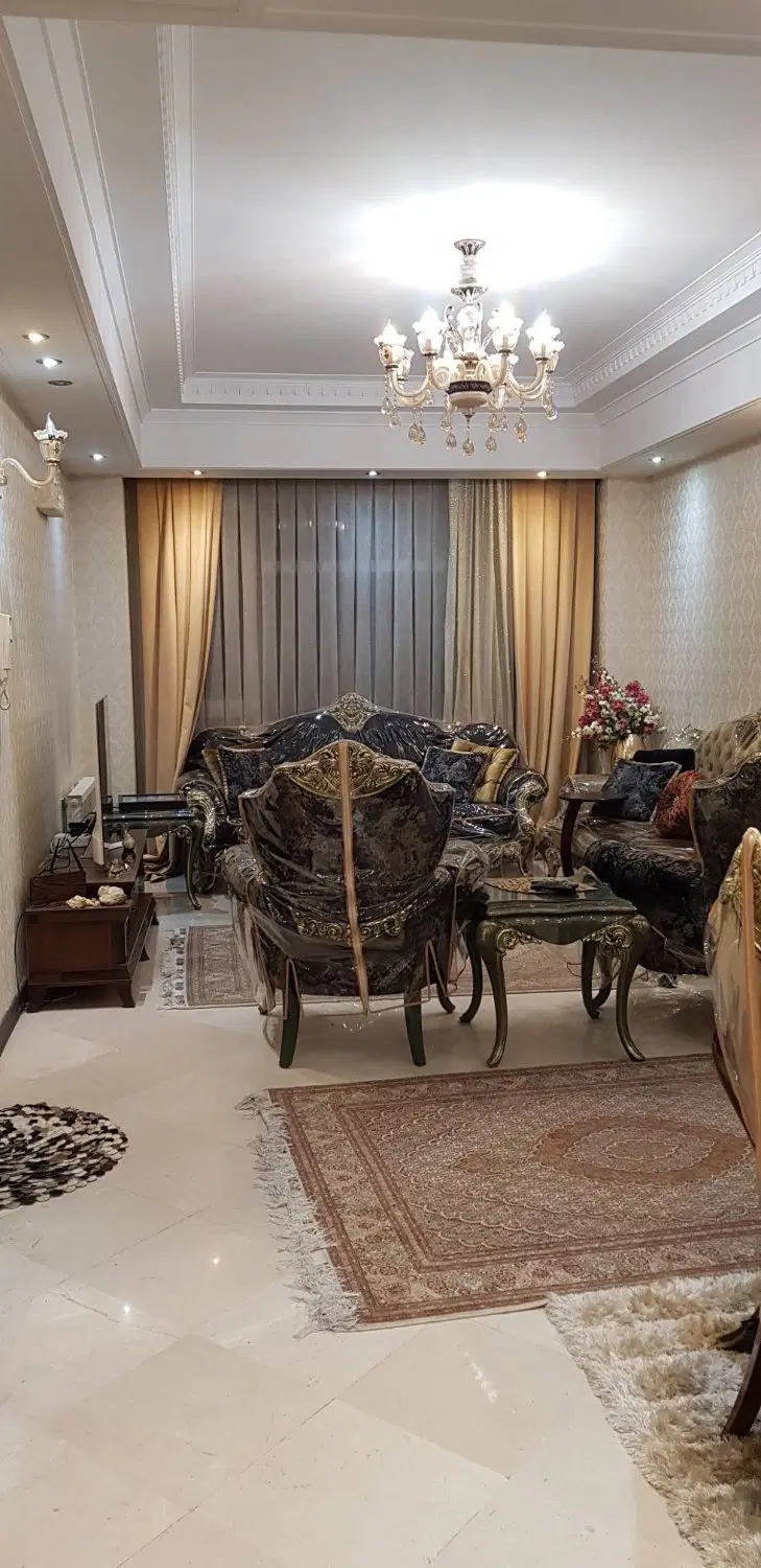آپارتمان ۱۰۰ متری اباذر سالن پرده خور