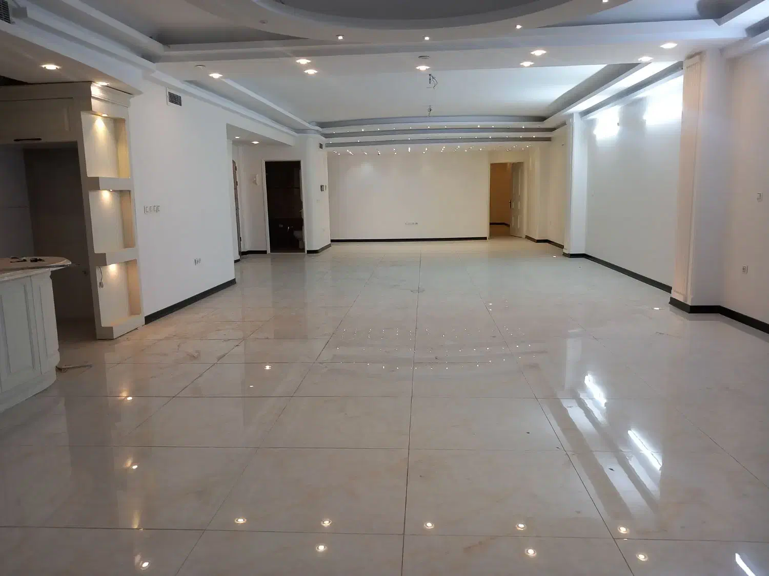 اجاره دروس 220 متر تکواحدی 3 پارکینگ _ تبدیل