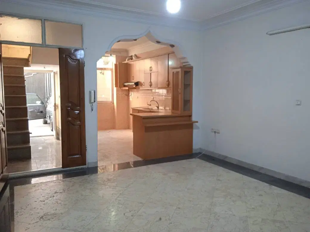 اجاره طبقه ۲ آپارتمان ۵۶ متری نازی آباد