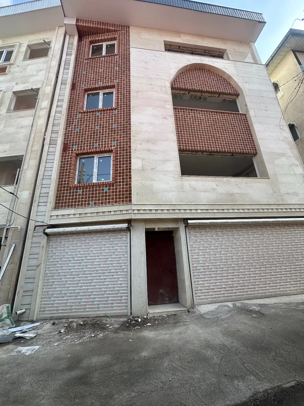 اپارتمان نوساز ۱۳۰ متری تک واحدی،لاکانی