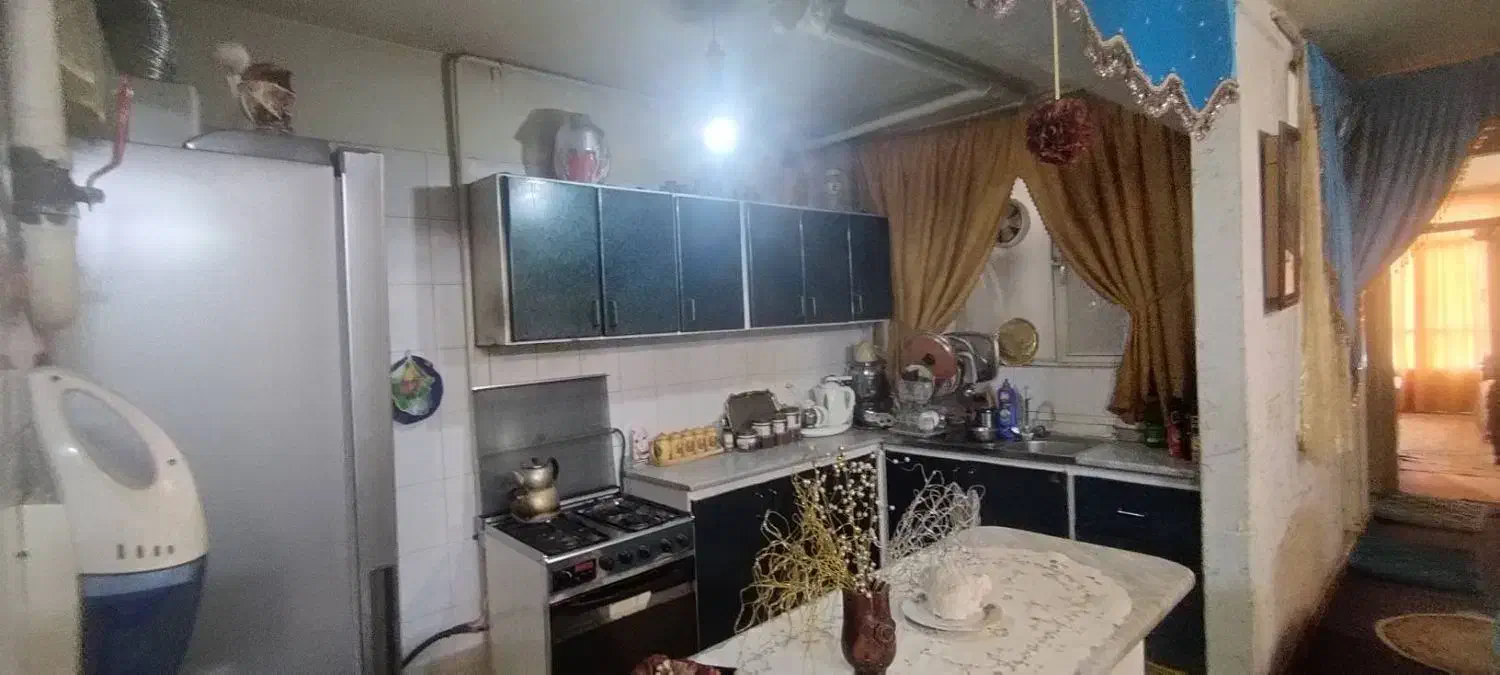 ۹۶ متر دوخوابه جمهوری روبروی سفارت انگلیس