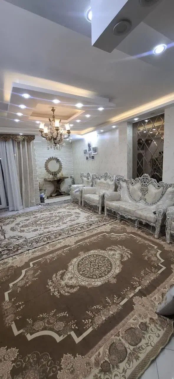 واحد زیتون یک ویلایی نبش میدان بهترین لوکیشن