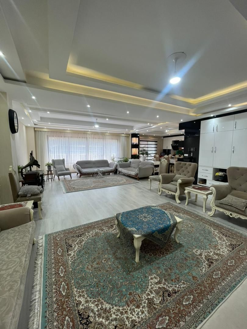 آپارتمان ۱۸۶مترگلسارخ ۱۹۲ نیلوفر ۳ با ۲ پارکینگ