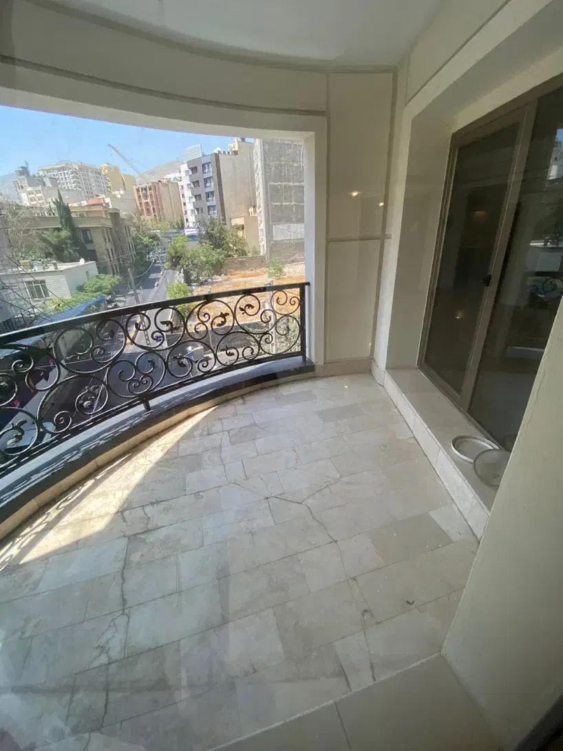۲۷۰ متر محمودیه تکواحدی سه جهت نور