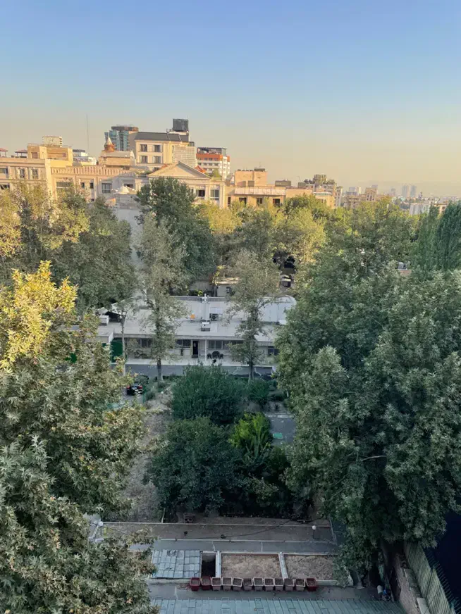 آپارتمان ۱۶۰متری نورگیر و دلباز با نگهبانی