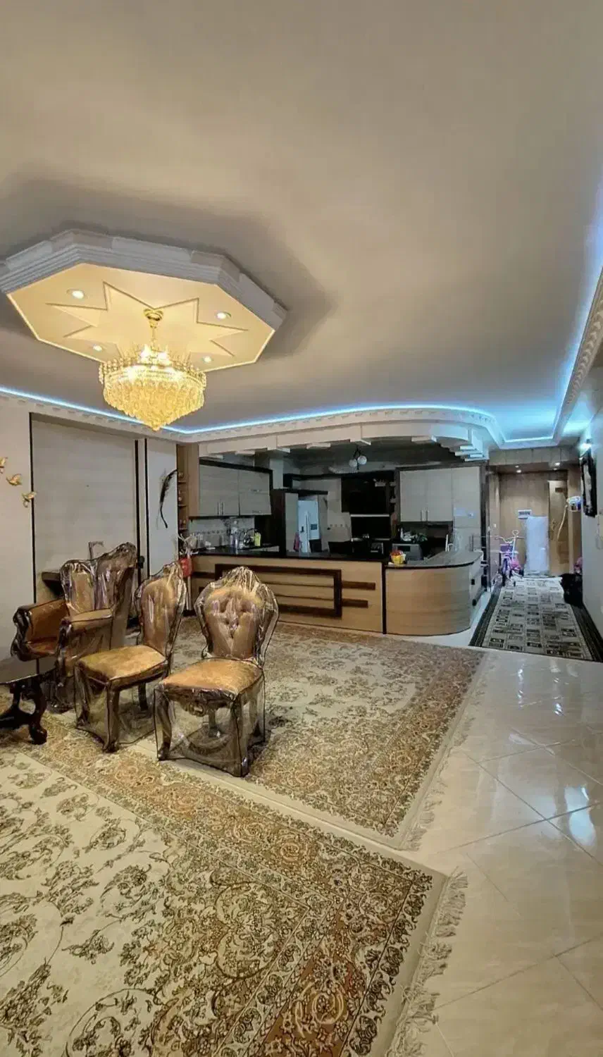۱۳۰ متر آپارتمان سه خوابه، خ شهید طاهرزاده