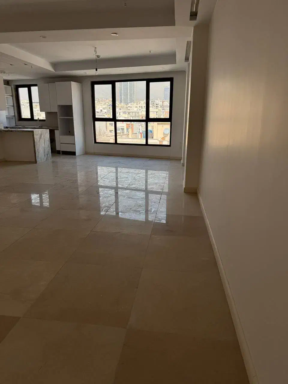 ۱۱۲ مـتـر _ ۲ خـوابـ _ ویو ابدی _ ۲ پارکینگ سندی
