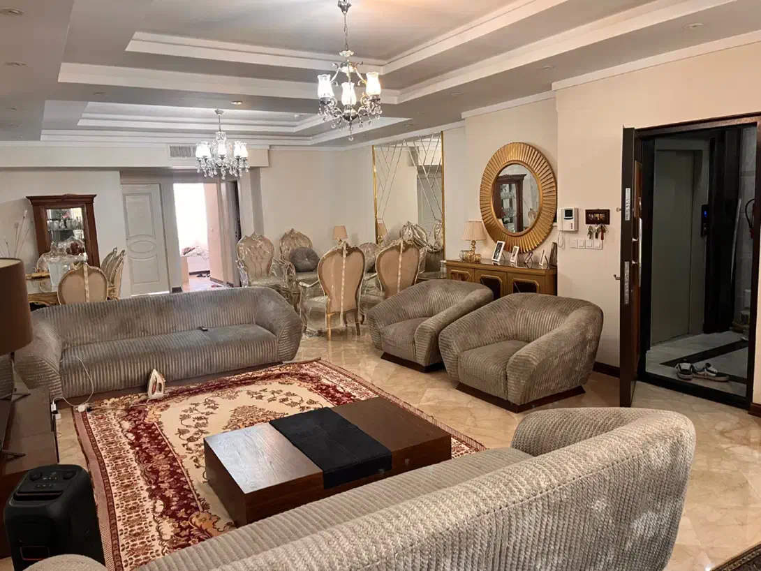 ۱۲۵ متر فول ۳ ساله تمیز