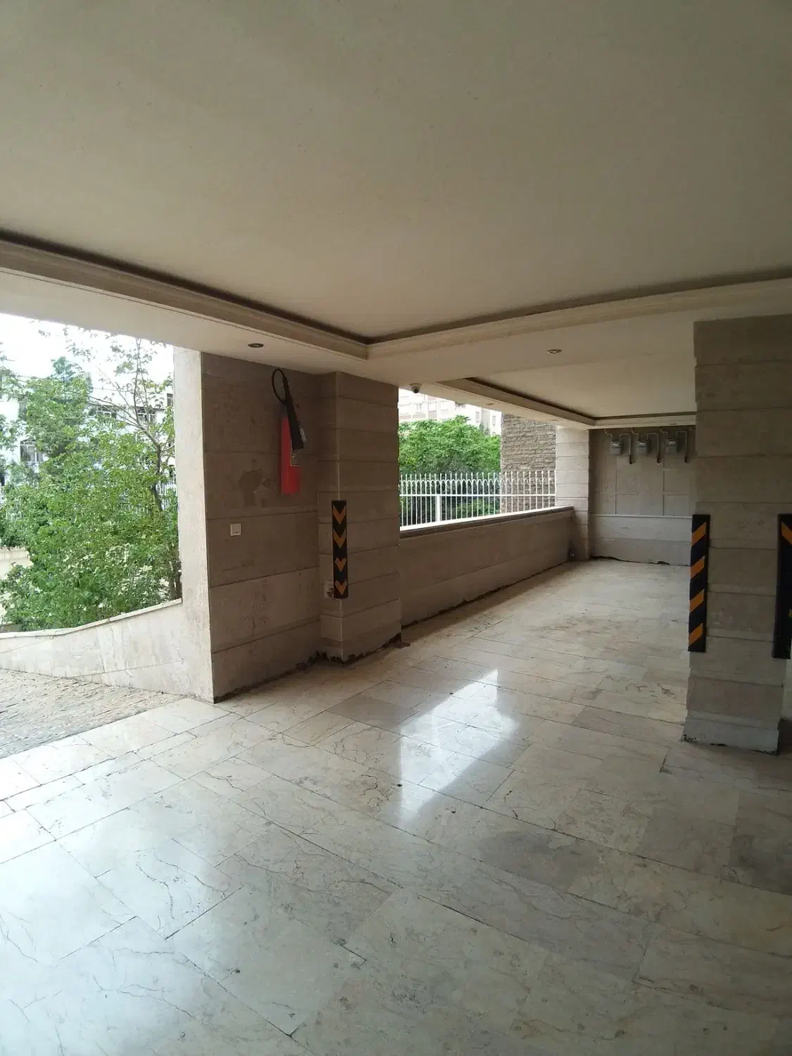 ۹۵ متر دو خواب (۸ساله غرق نور)