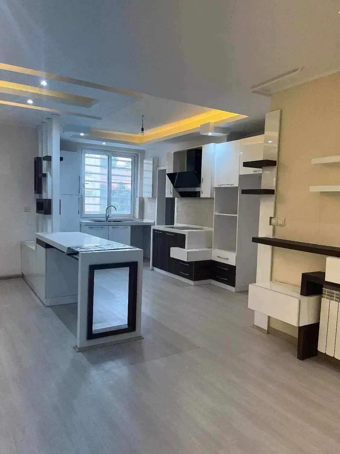 فروش سه خواب کلید نخورده تاپ لوکیشن بلوار