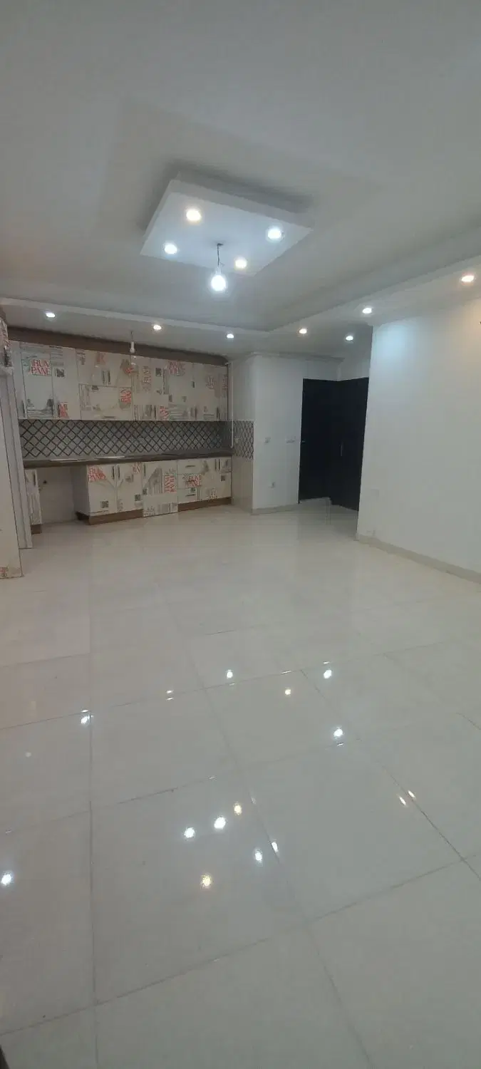 دو واحد آپارتمان به همراه مغازه در ولیعصر