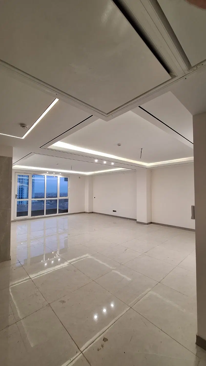 ۱۲۶مـتر ۳خ  MODERN _ شمالی‌سمت‌نما _  عکس‌واقعی