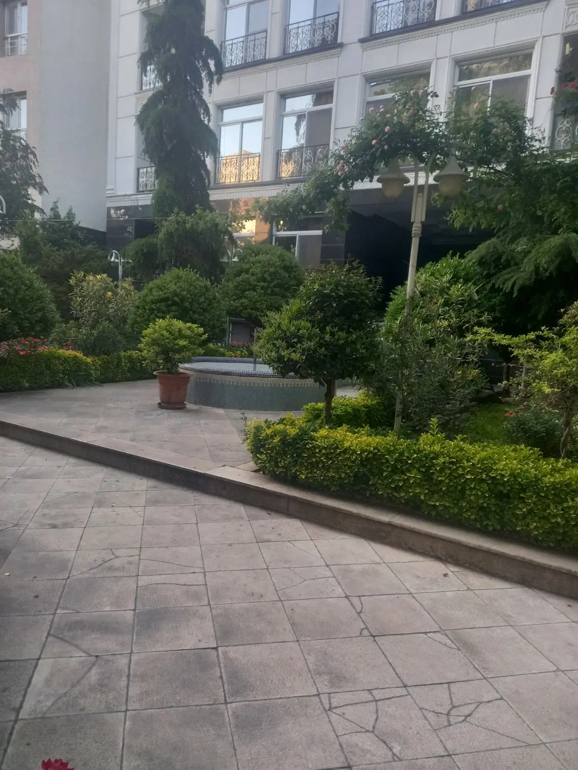 ۳ خوابه باز سازی شده ۱۷۰ متر بدون پرتی در نیاوران
