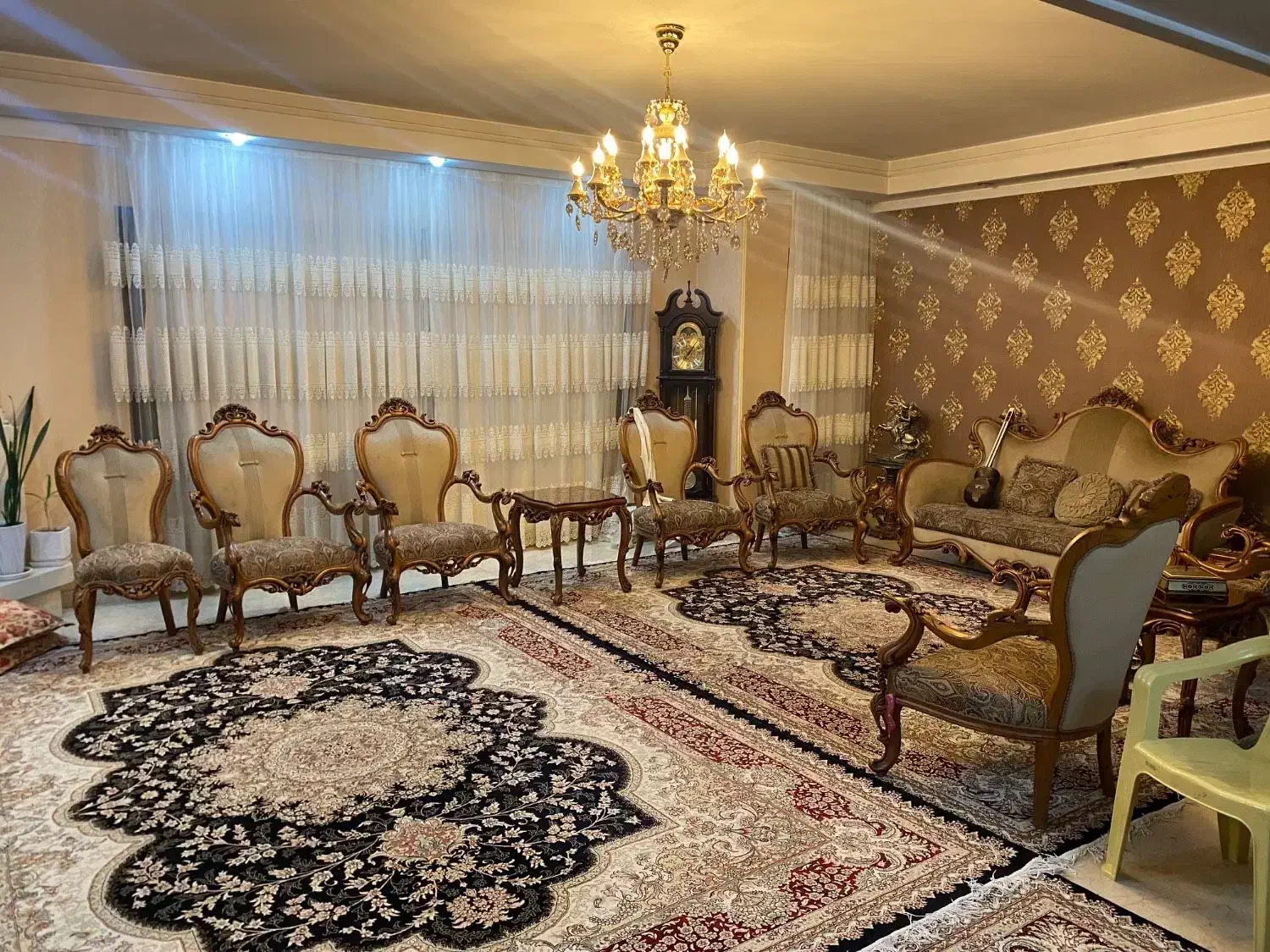 200متر 3 خواب خوش نور و نقشه دو پارکینگ