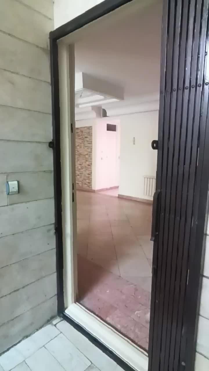 80متری با پارکینگ و انباری