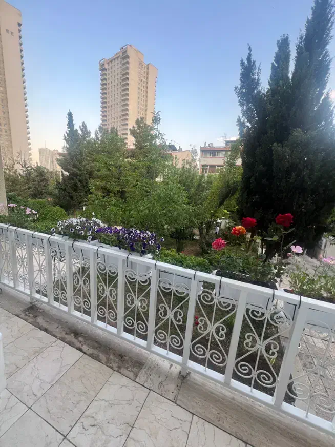 ۱۵۳متر ۳خواب_ نورگیرجنوبی_ یک‌ از‌ هشت_ ایران‌زمین