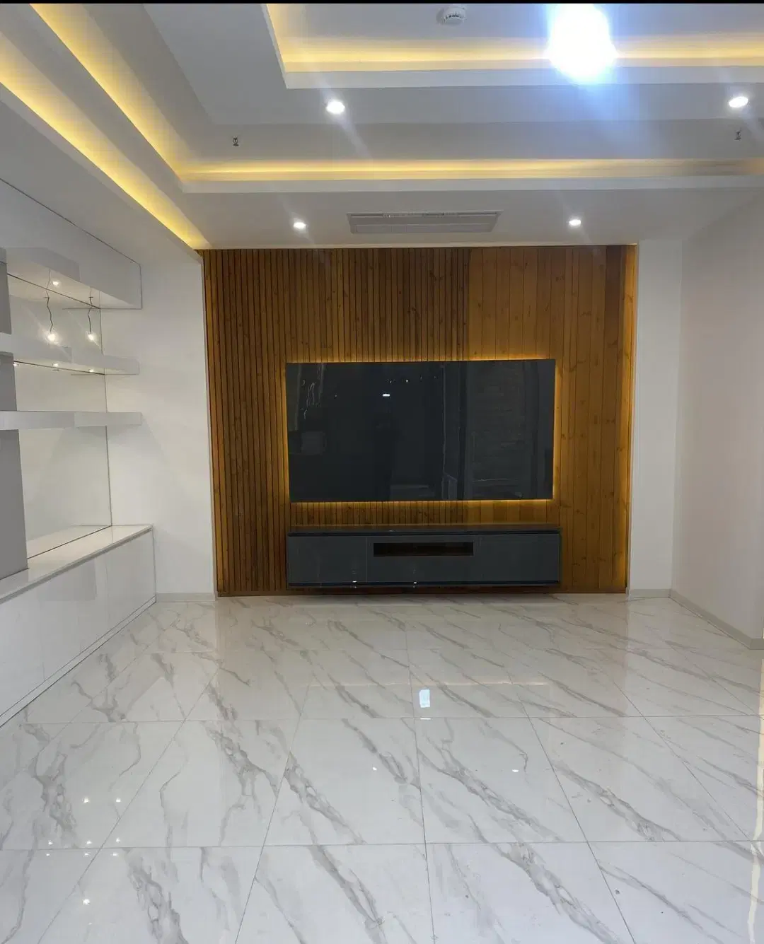 ۲۱۲ متر ۴خواب، تکواحدی ، سوئیت مجزا ، فروشنده قطعی