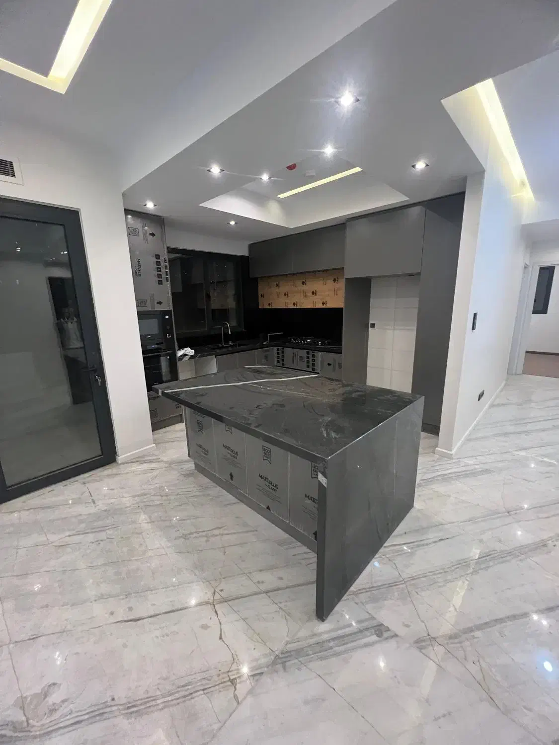 ۲۰۰متر گلچین سازه برتر