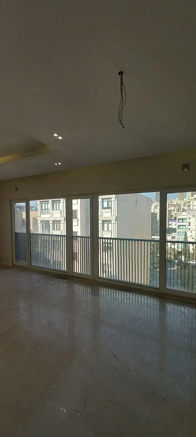 ۲ خواب _ بدون مشابه متراژی _ پارکینگ همکف