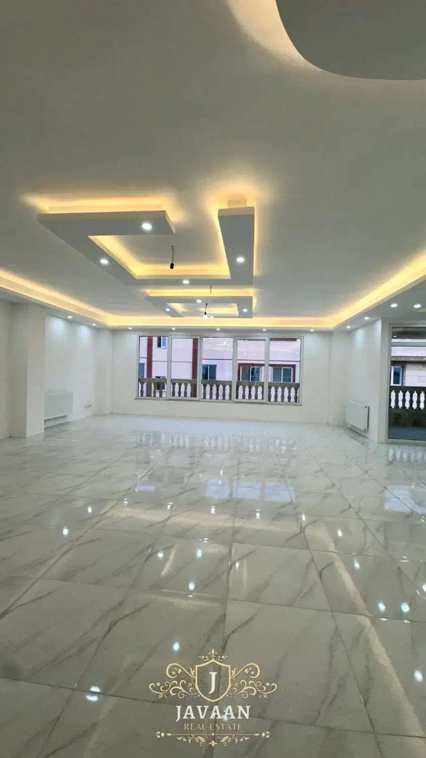 فروش ۲۰۵ متری فول امکانات ، فرد رشتیان