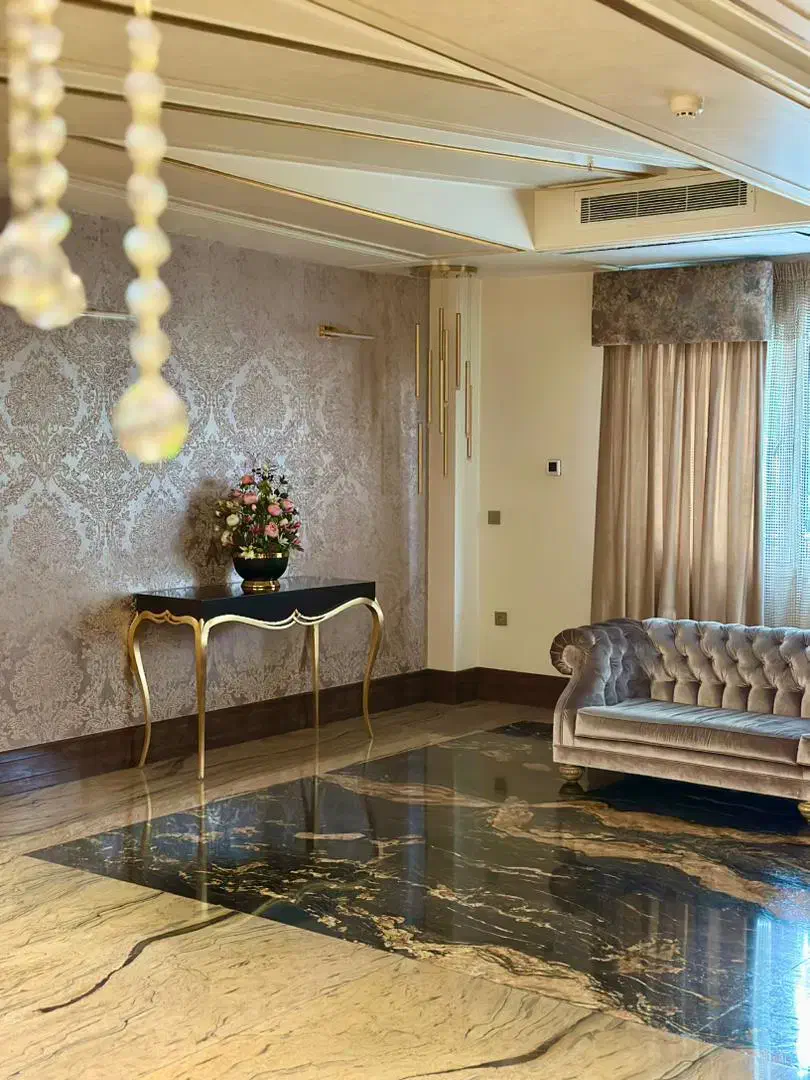 نیاوران گلسنگ ۲۰۰متر چشم انداز شهر،،رو به باغ