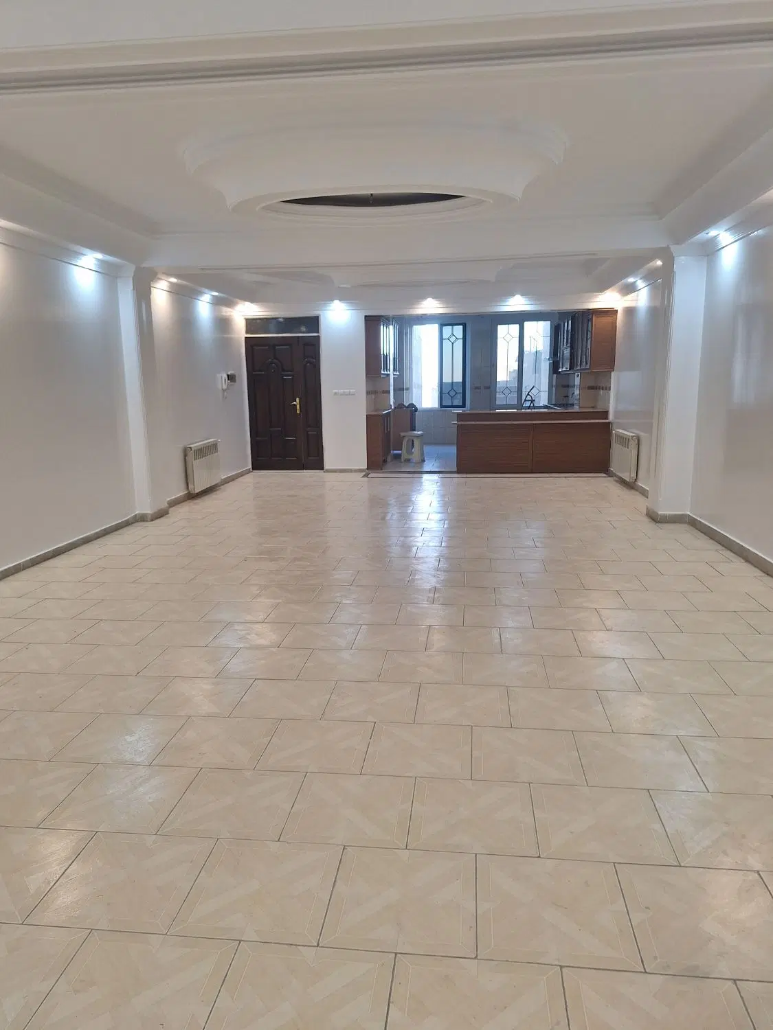 120متر 2خواب سالن بزرگ  فردوس شرق_ تخلیه *