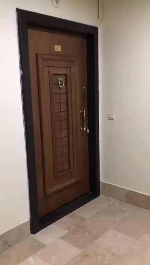 آپارتمان ۹۳ متری مجتمع آریا خوش‌نقشه و آفتاب‌گیر