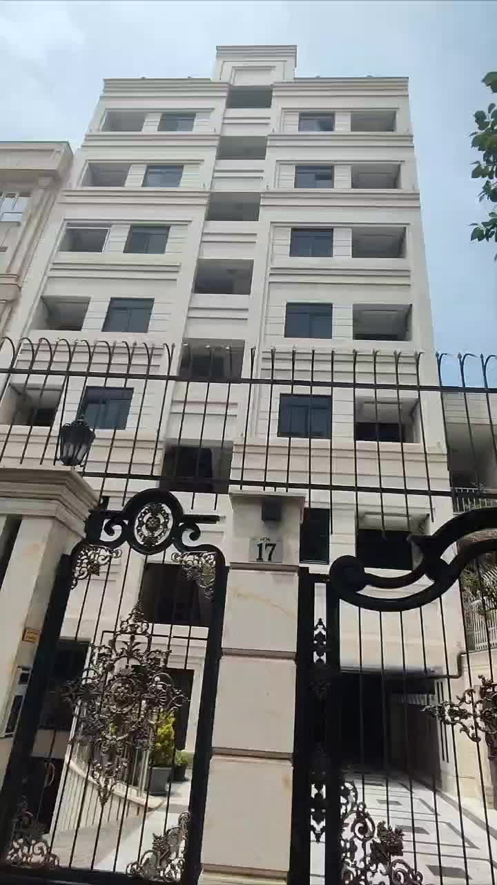 ۱۰۰ متری _ فروشنده واقعی نوساز _ گذر ۲۰ متری