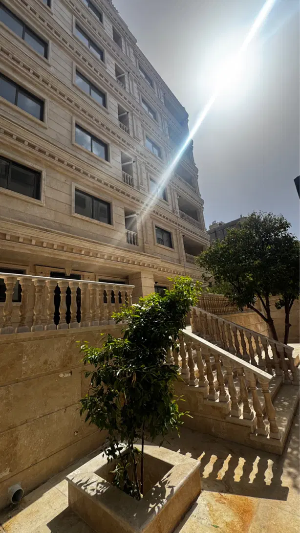 ۳ خواب _ ۱۵۰ متر_ متریال و ساخت عالی
