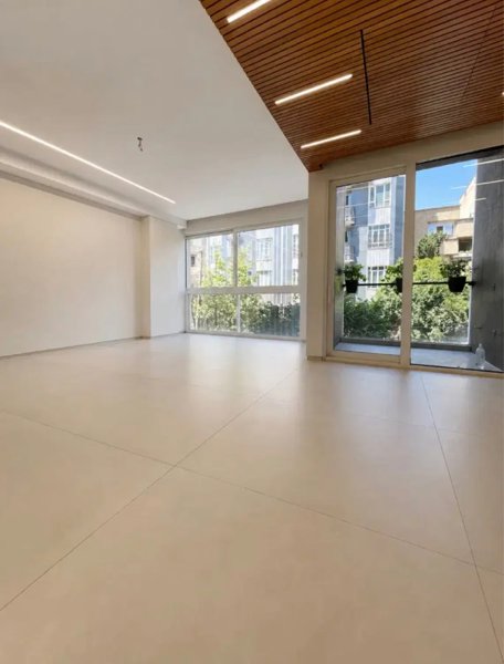 چهارواحده 81m تمیز در لوکیشن عالی