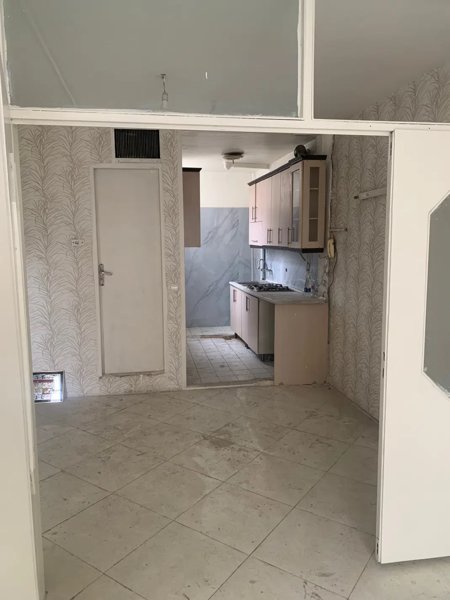 اجاره ۴۲ متر طبقه دوم کمیل پشت پارک بابایان