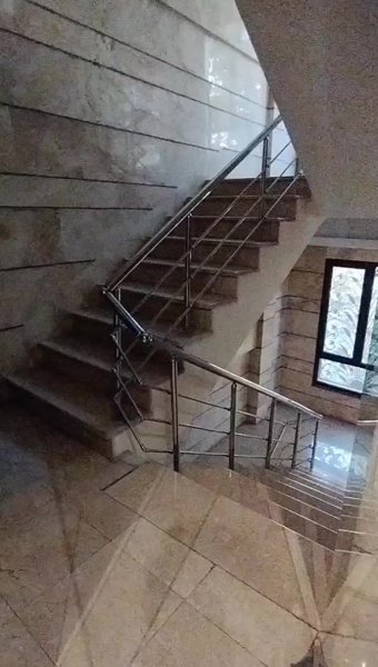 پاسداران 185متر 3خواب _ تاپ لوکیشن _2پارکینگ