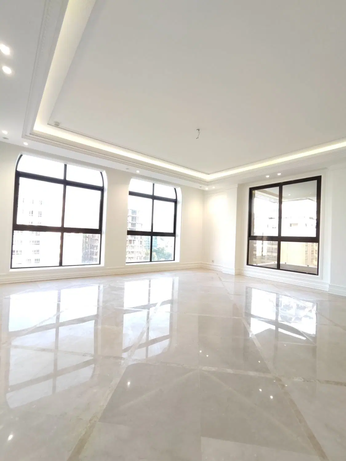 بهترین لوکیشن فرشته* 350م سوئیت مجزا *طبقه اخر