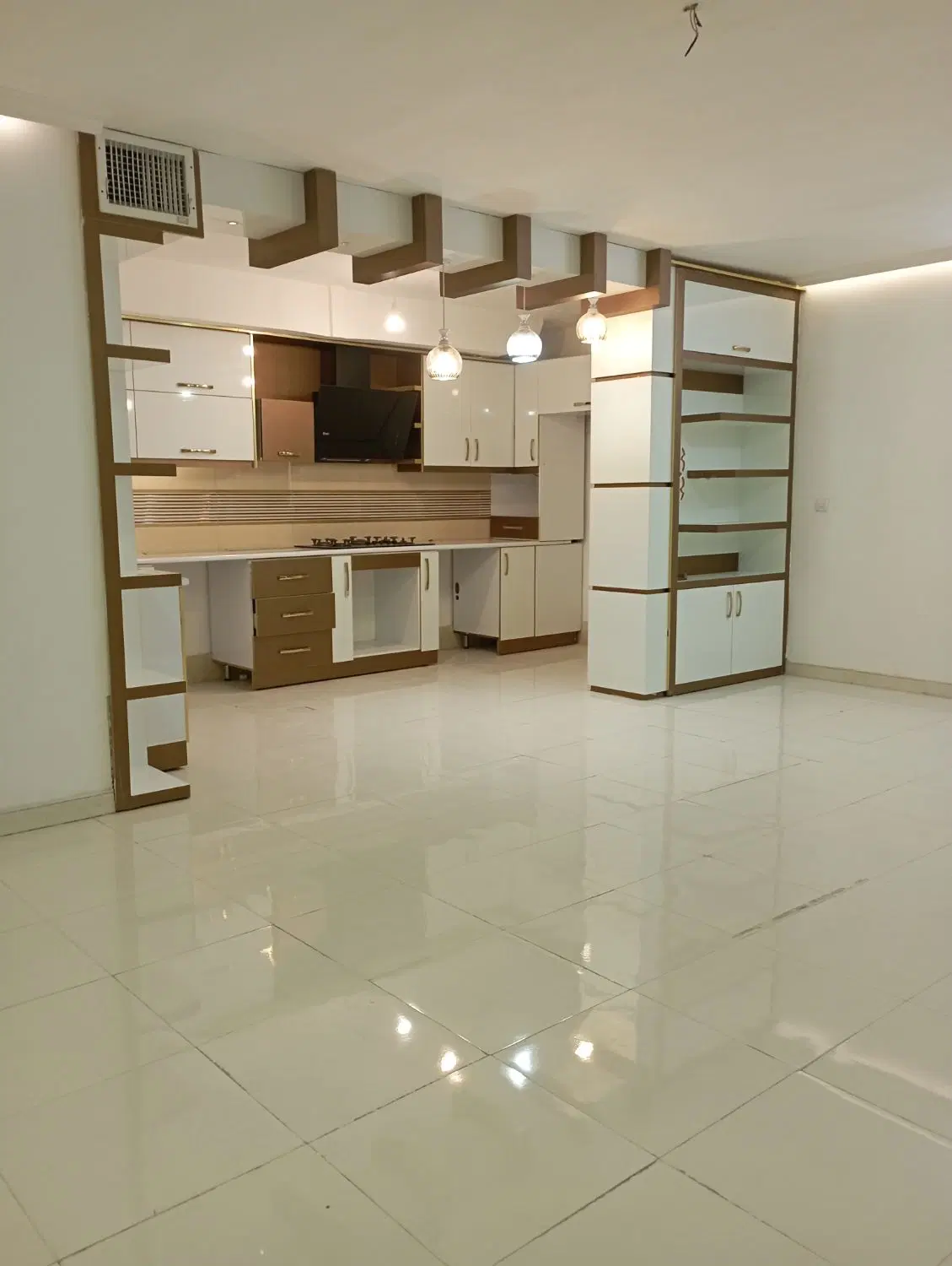 همکف ۹۰ متری دو خواب حاشیه جامی