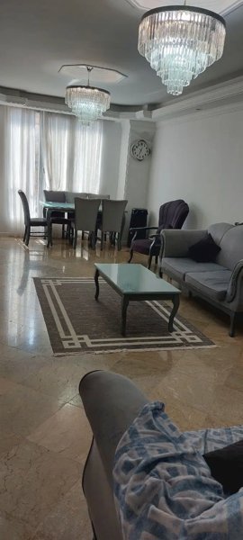 واحد ۸۰ متری فول امکانات