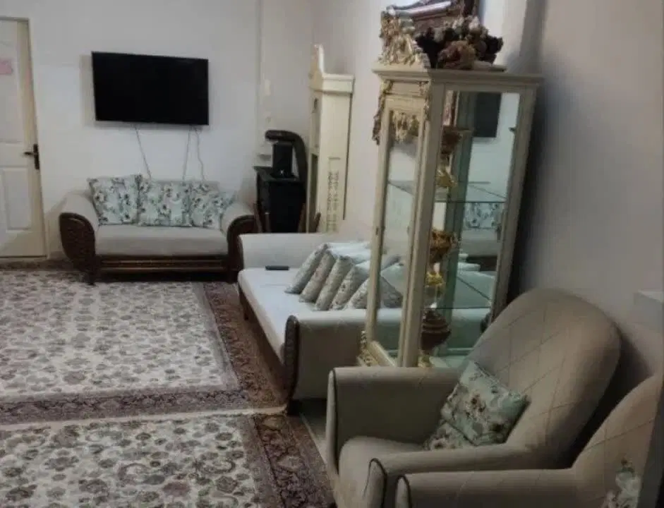 ۷۵ متری شیک نخل ۷ با پارکینگ طبقه اول