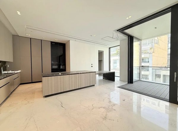 ۳۷۰ متر فول مشاعات تاپ لوکیشن فرشته