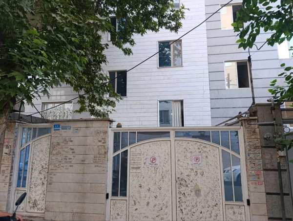 ۶۵ متری با پارکینگ حیدری شمالی