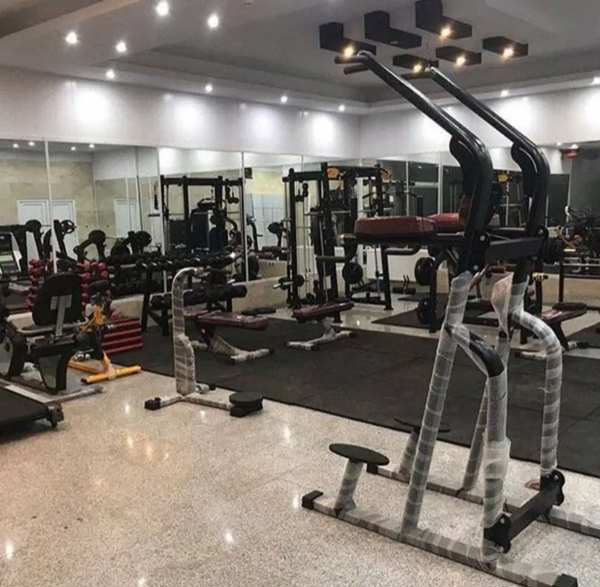 ۱۶۰متر کاج ۷ساله