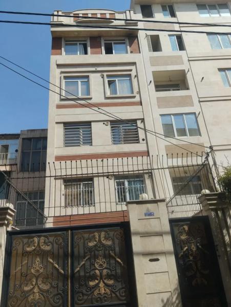 آپارتمان تک واحدی _ ۲ خواب _ آسانسور انباری