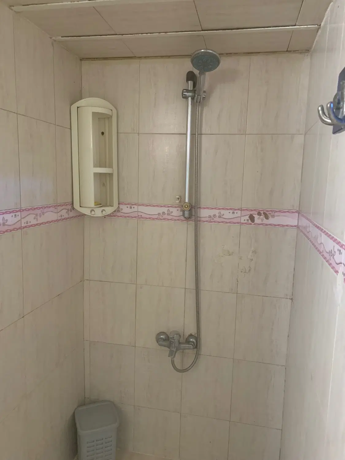 ۹۰ متر ۲ خواب طبقه همکف تکواحدی