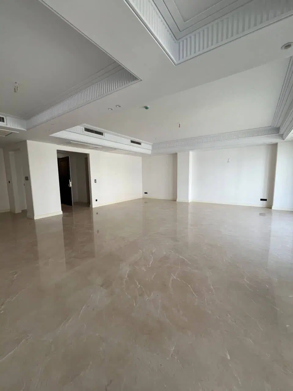 ۳۱۰متر ولنجک طبقات بالا_تراس کاربردی
