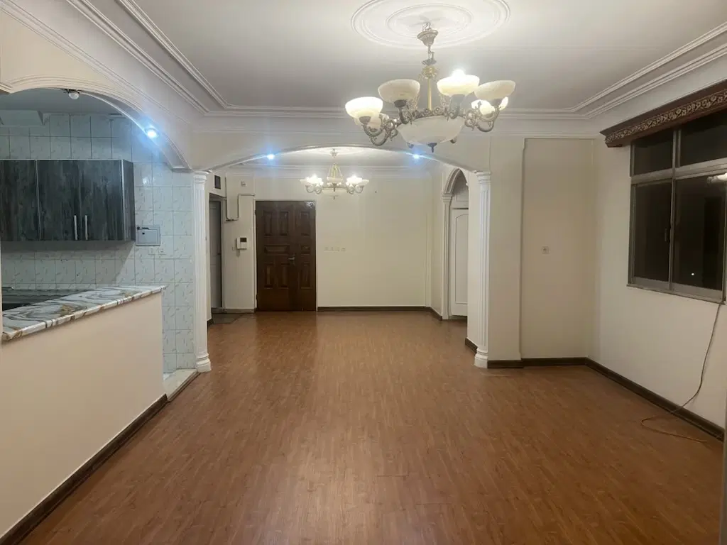 خ آبان تک واحد ۱۱۶متری _تخلیه _نورگیر کامل